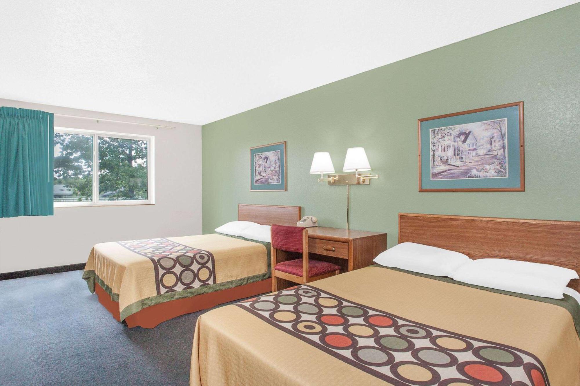 Super 8 By Wyndham Queensbury Glens Falls Exterior photo